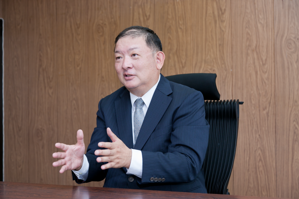 代表取締役社長 西垣 功一